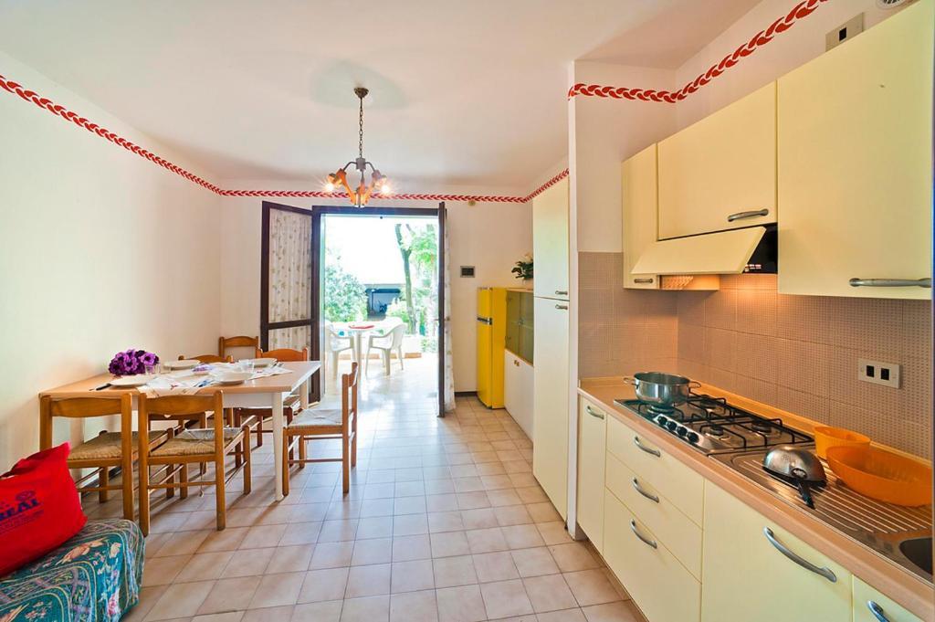 Residence Cinzia Pool بيبيوني الغرفة الصورة